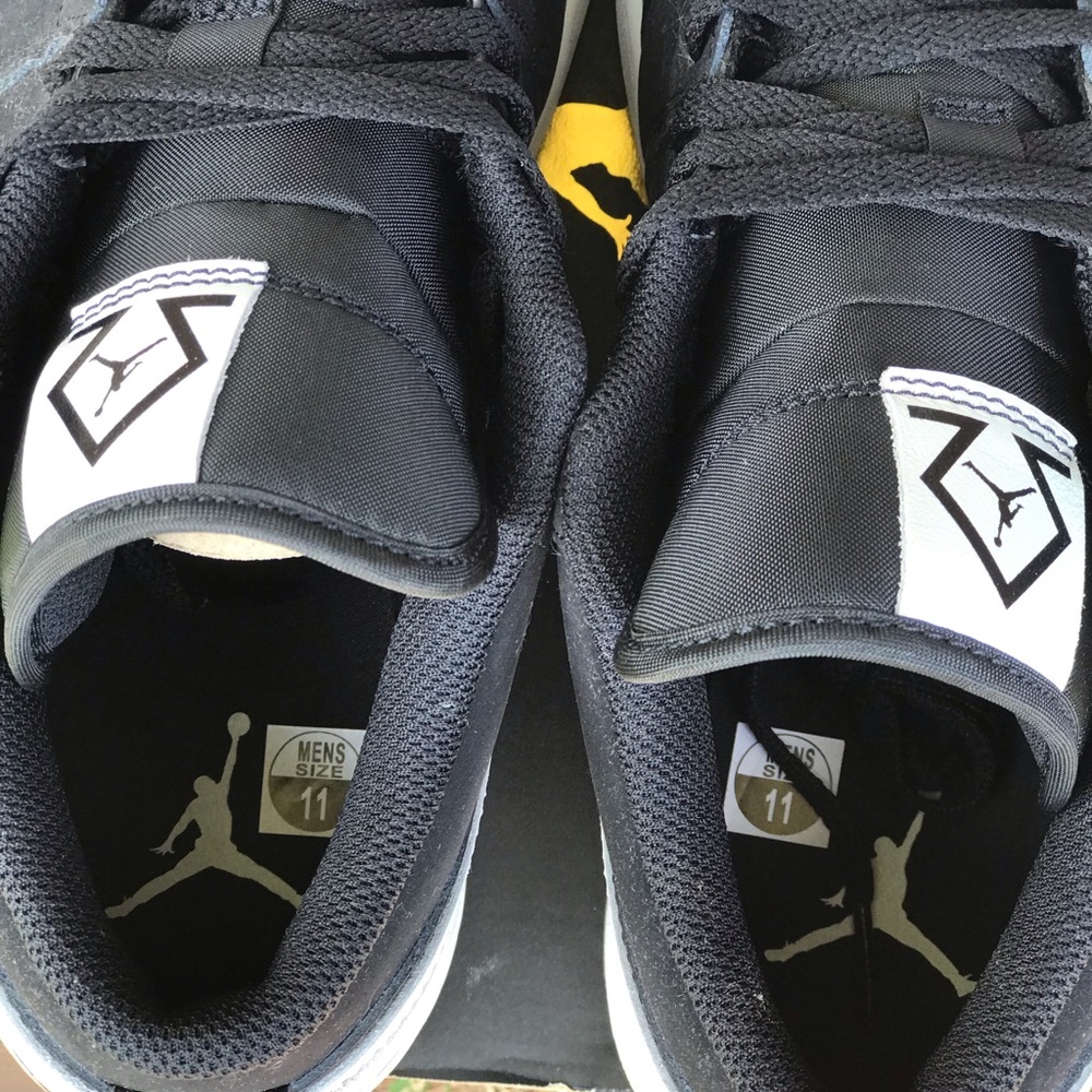 Air Jordan 1 Low SE Diamond Shorts Size 11 *Tried On - Picture 6 of 8